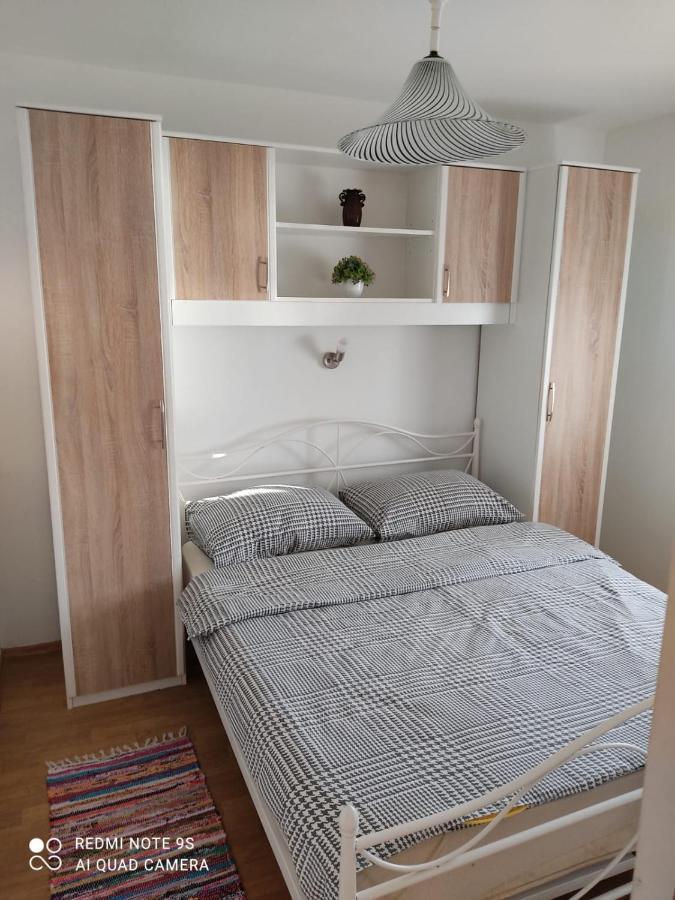 Apartmani Iva Sveti Juraj Bagian luar foto