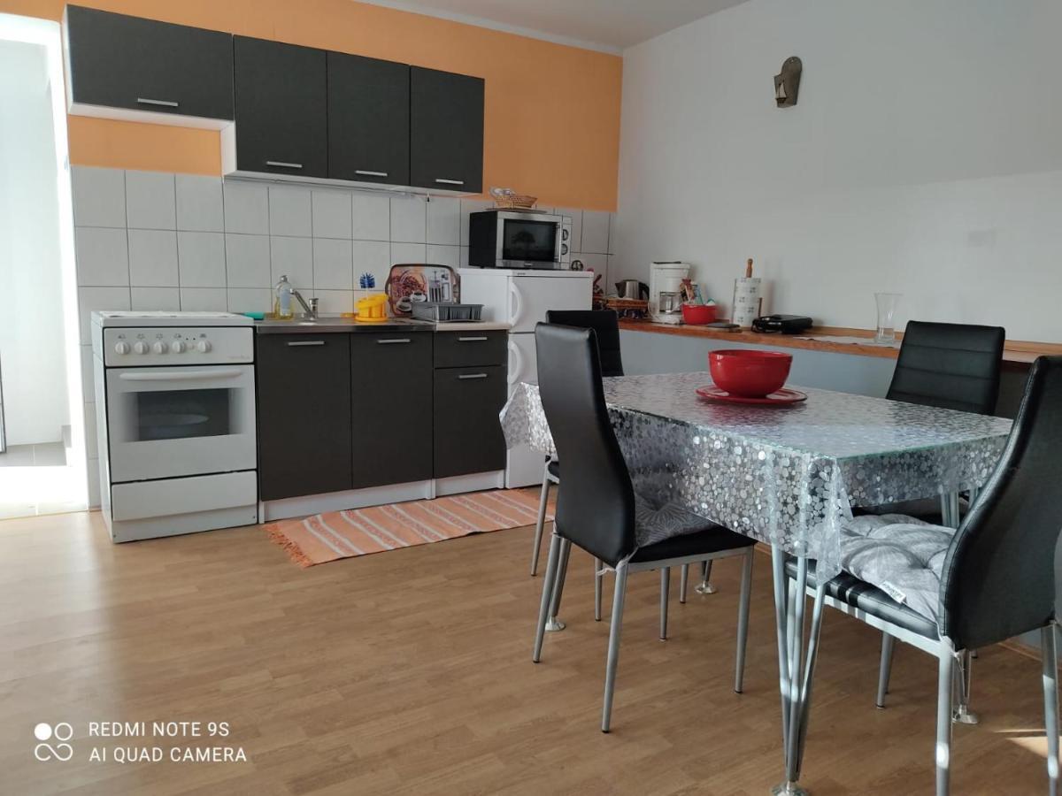 Apartmani Iva Sveti Juraj Bagian luar foto